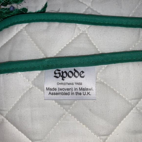 Spode Christmas Tree Cloth Placemats Set of 4 with 2 Pot Holders Cotton Washable - Picture 5 of 6